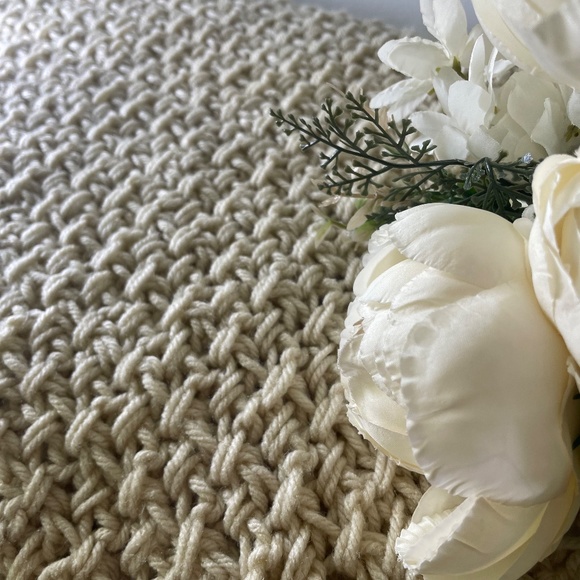 Handmade knitted throw blanket | 40" x 55" - Picture 1 of 10